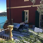 Casa Rossa Apartman *